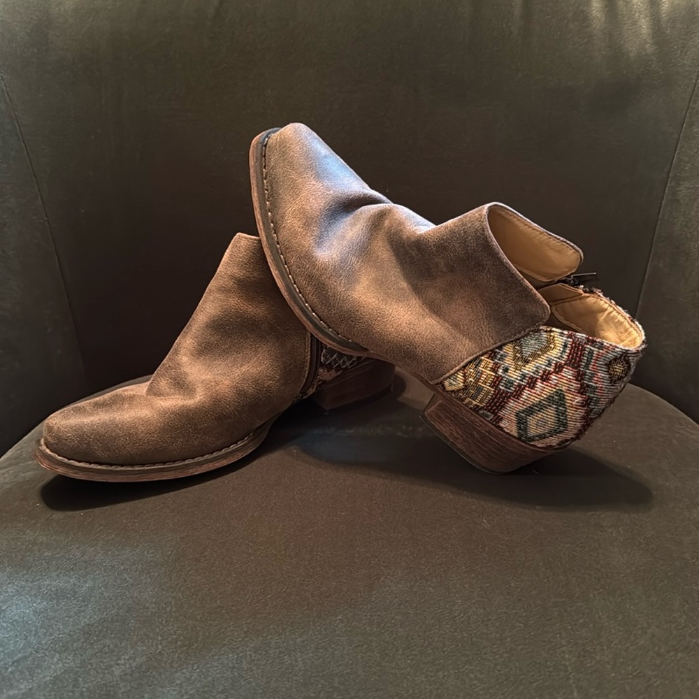 Roper women’s ankle boots Aztec and brown